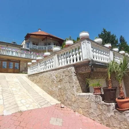 Kristaly Lejlighedshotel 3*