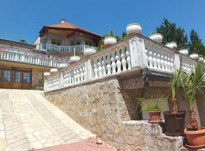 Kristaly شقة فندقية 3*