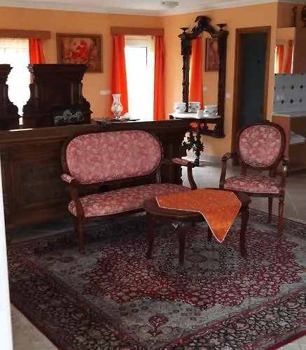 Kristaly Lägenhetshotell